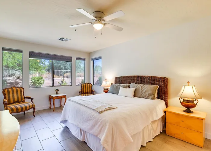 Holiday home 6 Mi To Pinnacle Peak Park: Bbq-ready W/ Yard Scottsdale