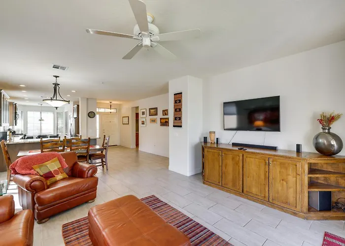 Holiday home 6 Mi To Pinnacle Peak Park: Bbq-ready W/ Yard Scottsdale