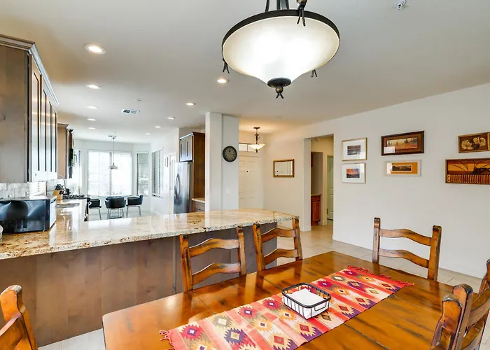 Holiday home 6 Mi To Pinnacle Peak Park: Bbq-ready W/ Yard *