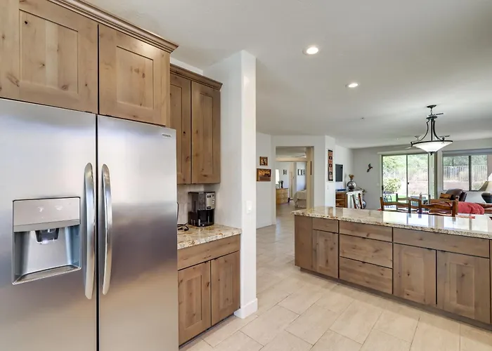 Holiday home 6 Mi To Pinnacle Peak Park: Bbq-ready W/ Yard Scottsdale