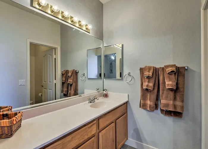Holiday home 6 Mi To Pinnacle Peak Park: Bbq-ready W/ Yard *